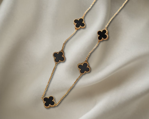 Black 4 Petals